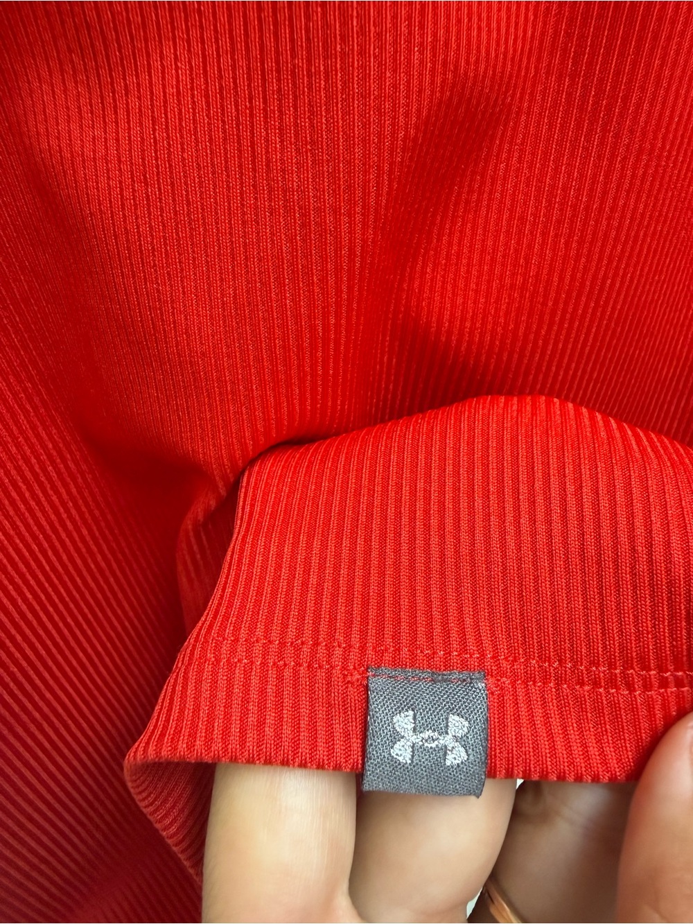 Under Armour Ribbed Red Racerback Performance Tank - Picture 3 of 4